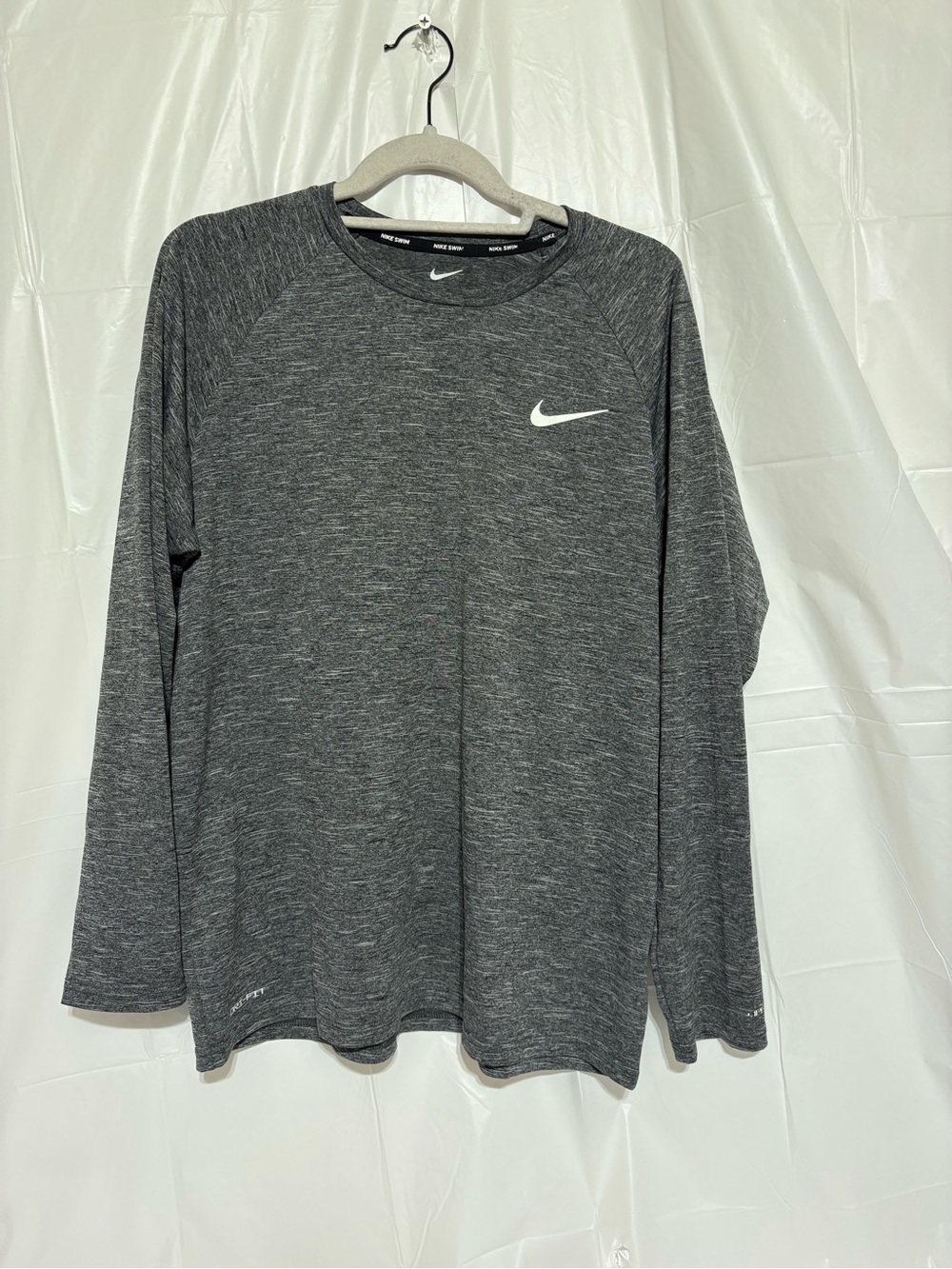 Nike Men’s Long-Sleeve Heathered Dark Gray Performance Top